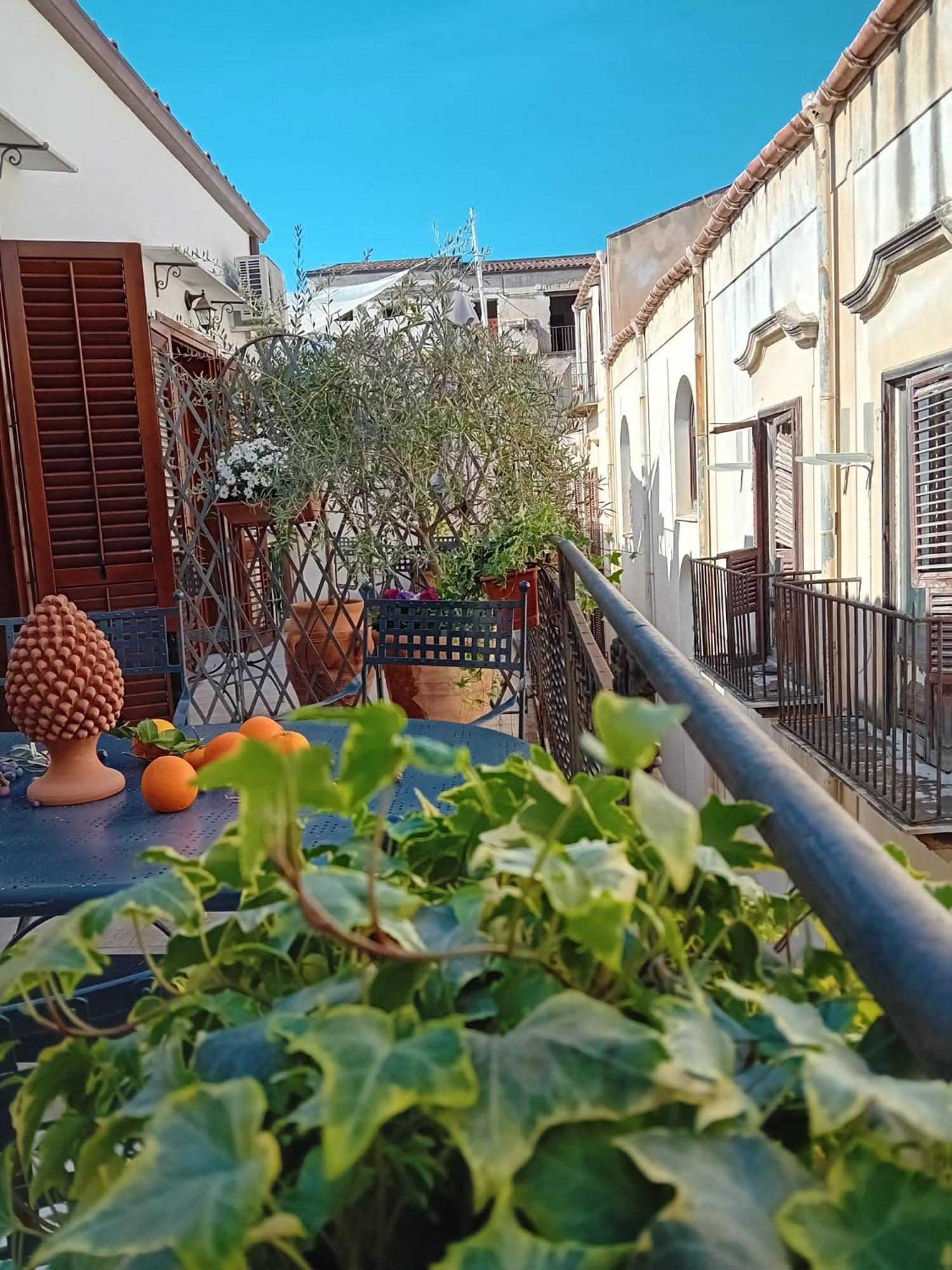 Penthouse Luxury Quattro Canti Palermo Exterior foto