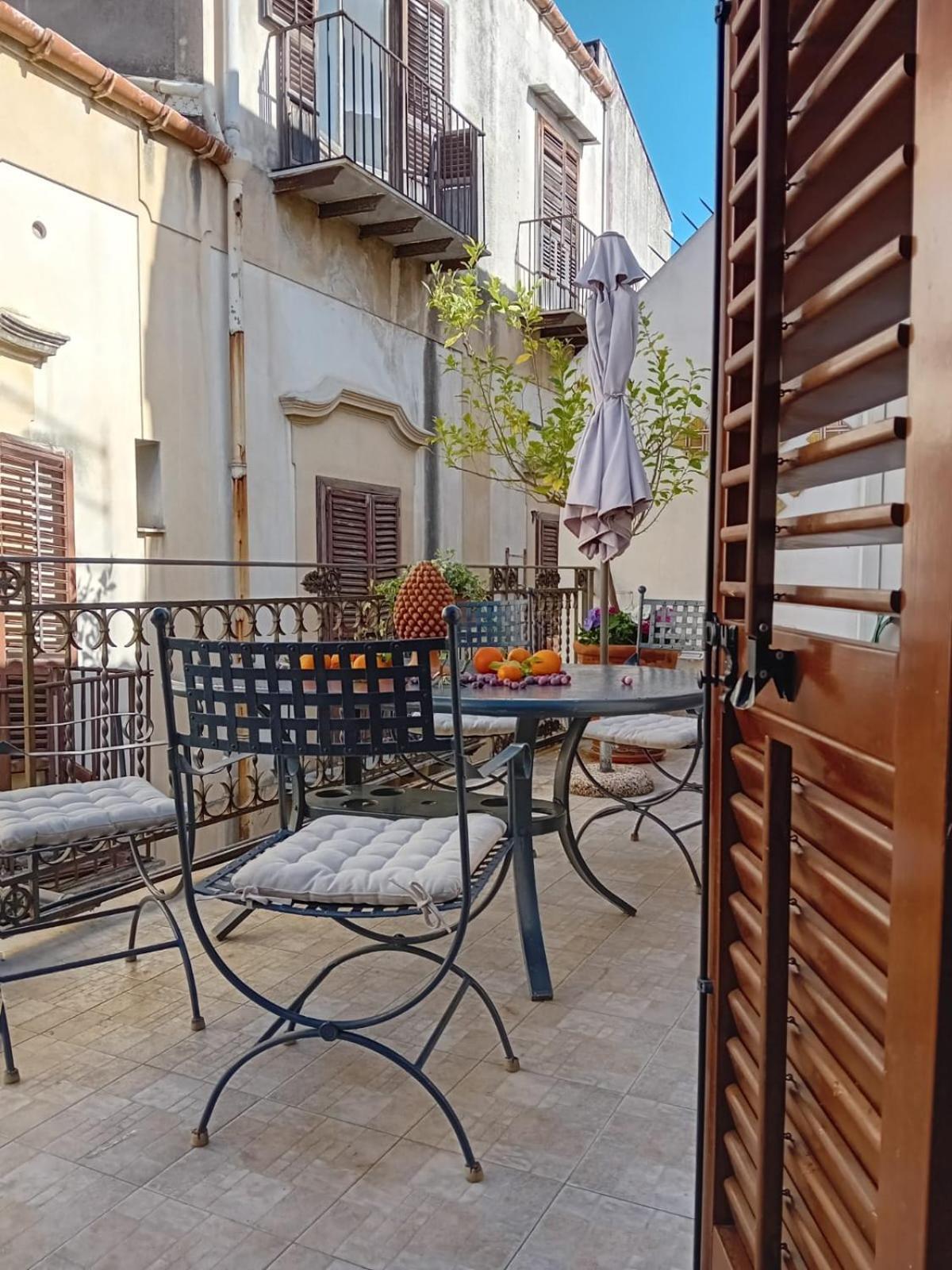 Penthouse Luxury Quattro Canti Palermo Exterior foto